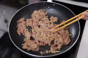 Xào chín tới thịt bò